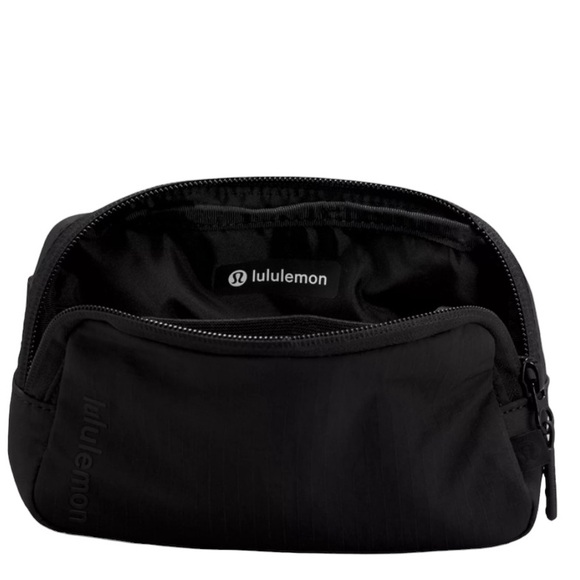 NWT Lululemon mini belt bag - Picture 4 of 4